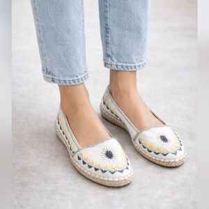 ✨HOST PICK✨ House Of Harlow | Embroidered White& Yellow 'Kole' Espadrilles, S 39